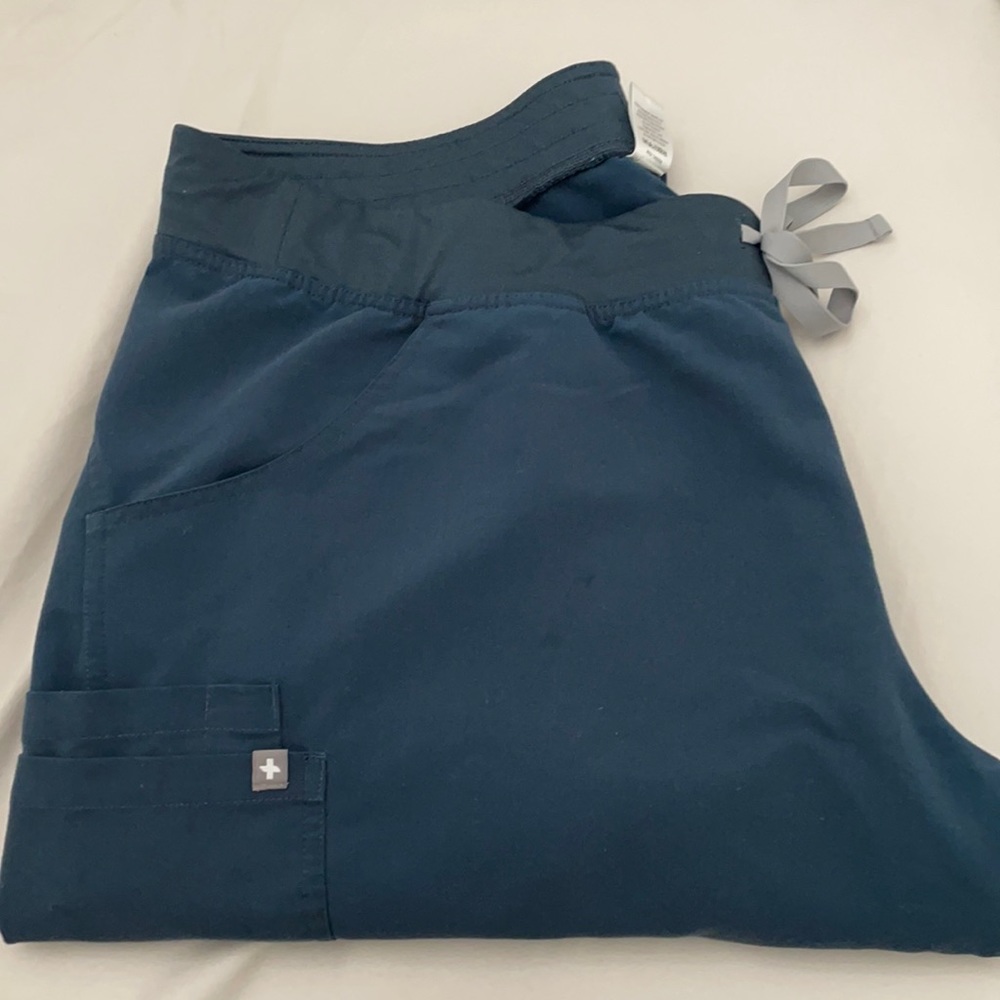 Figs Kade cargo scrub pants